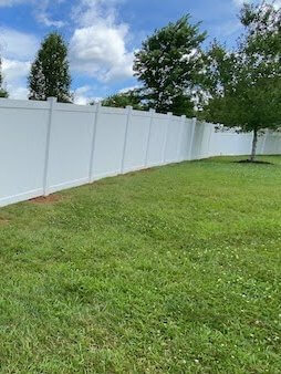 6' privacy vinyl fence, black label fence in Shelby, NC. #shelbyfencecompany | Gastonia, NC fence company | Black Label Fence, LLC